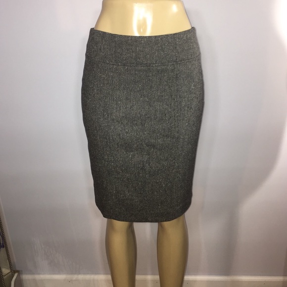 Banana Republic Dresses & Skirts - Banana Republic Stretch Wool Skirt